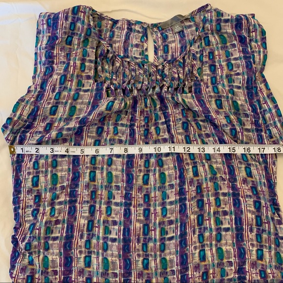 Gorgeous blouse by Forever 21 - Picture 4 of 4